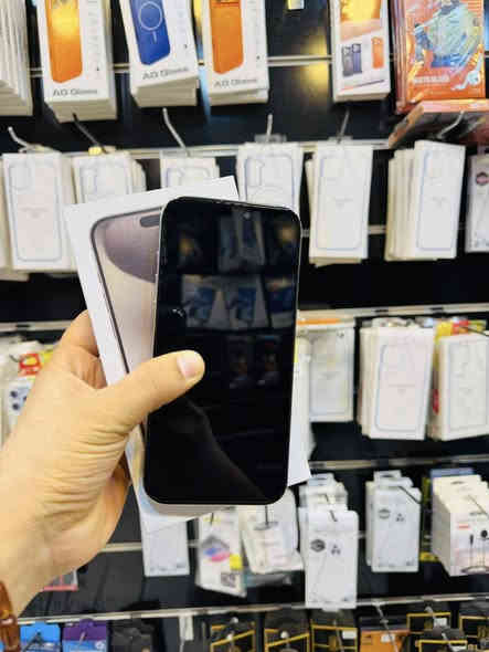 السلام عليكم للبيع 
iPhone 16 pro max 
ذاكره 256 
بطاريه 98‎%‎ 
لون تيتانيوم ماستر الجهاز 
كله شغال مابيه اي خلل نضافه 95‎%‎ فقط مبدل شاشه 3 خيارات نوعيه زينه ومبدل ظهر الجهاز كله شغال اتصال انترنيت صوت كامرات فيس ايدي كله شغال ملحقاته كارتونه فقط السعر قفل 840 الف مكاني بغداد مدينه الصدر رقمي ***********
