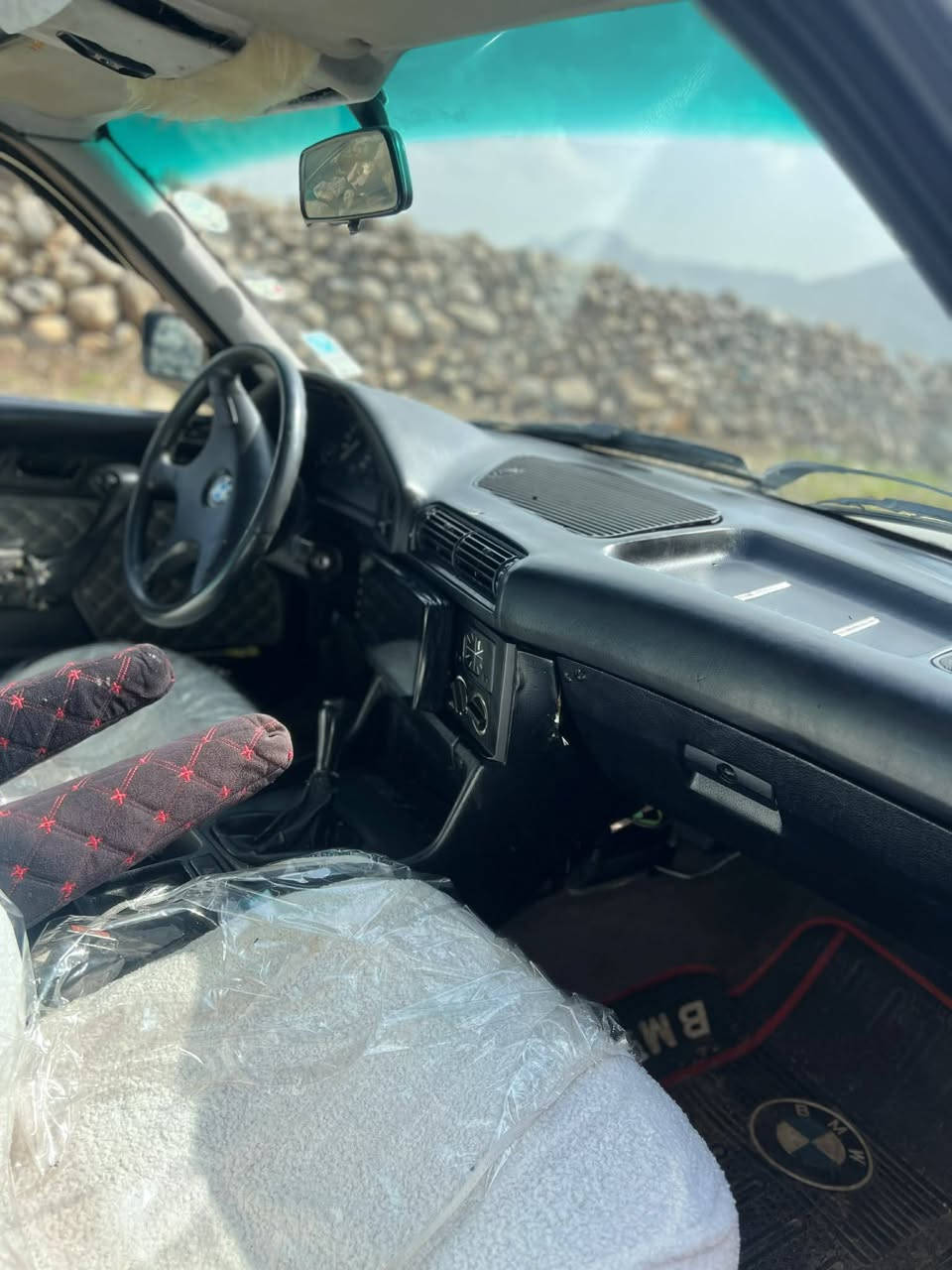 520گیر حادی  زۆر زۆر بە قوە تە ماشە ڵا
سە یارە کە حلوجە 

سە یارە کە بئ دە حمو لیدراوە چە کوچی پیوە نیە 

موسو بڕاوە بە شە رت 

مۆدیل 92گیر و مە کینە بەشەرت 

مە کینە ی کەمیک بوخاری هە یە 

سڵایت 

لایت ئاڵقە 

شاشە ئایپات 

4تایەو ویلی حە سیری لۆک 

گە رمی ڤڵچە گیچە کانی هە موی مە زبوتە 

ئە کسل قوڤڵە 

ناوخورڤی زۆر جوانە  

هە مو شتیکم نوسیوە 

سحری 27گە ڵاو مە حامە لە 

ئە دمین گیان ❤

***********
