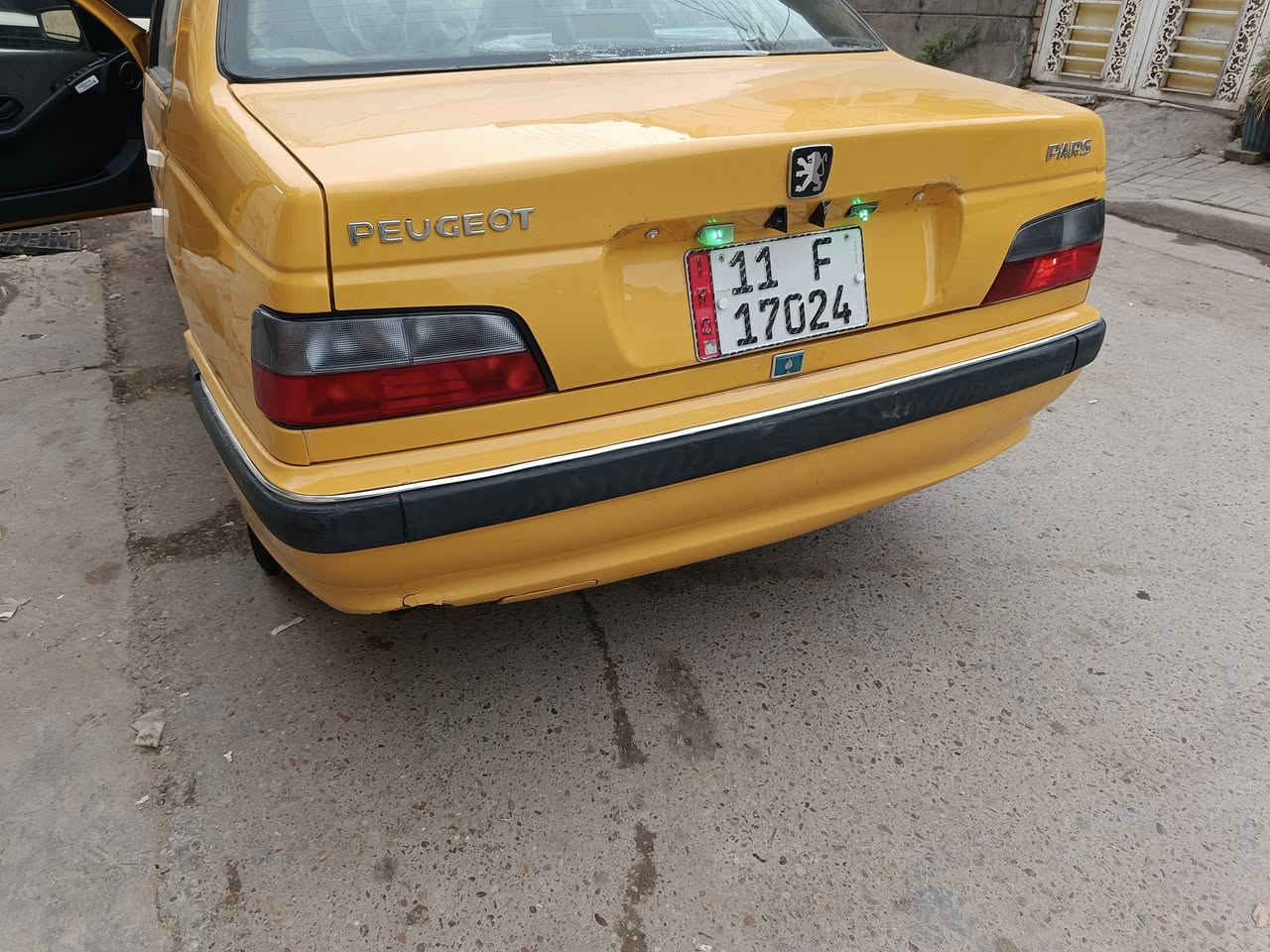 السلام عليكم بارص موديل 2015 سيارة بسمي مصفرة مكينه وكير مكفولات  كلج جديد صدر جديد تبريد شغال مكفولة من الضربه والتبديل صبغ شي قليل بيه السعر 53بغداد العبيدي الرئاسة ***********
