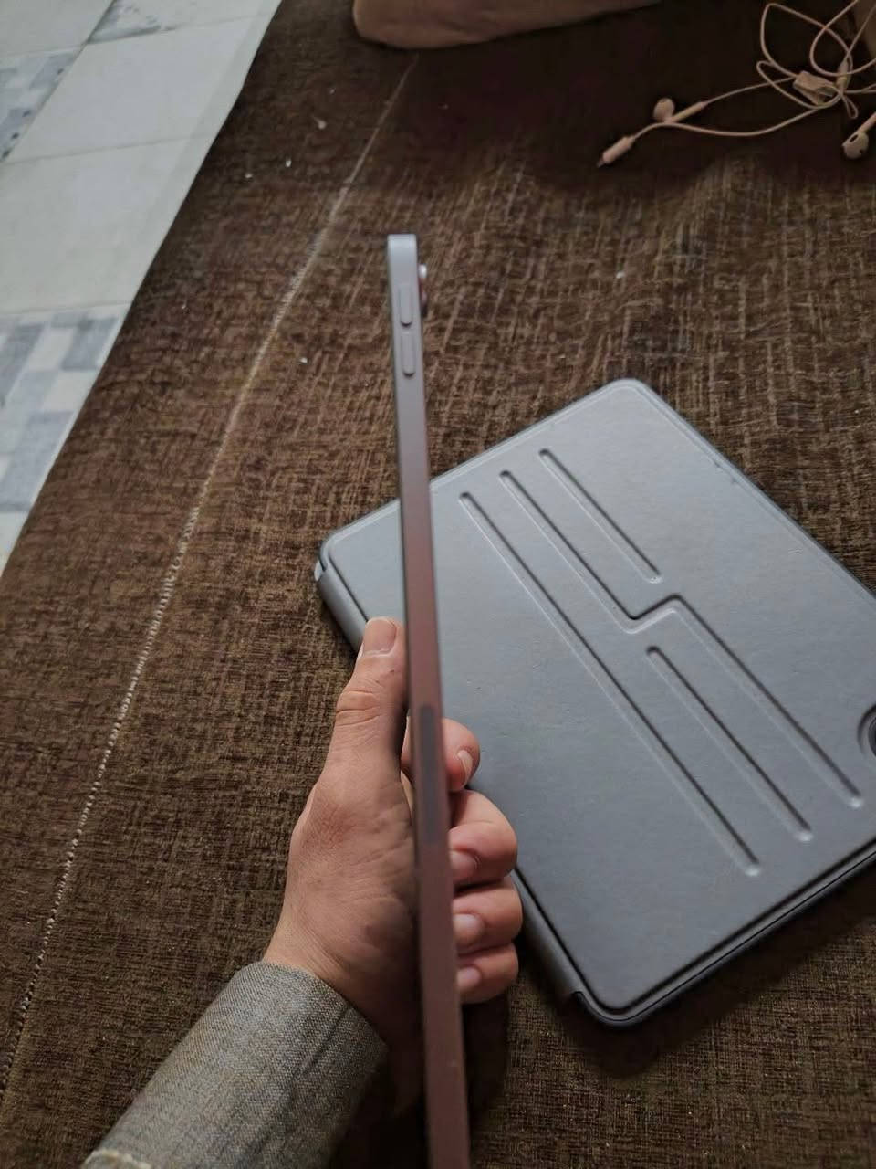🔥 للبيع السريع 🔥 iPad Air M2 128GB كسر زيرو بطارية 95%

• الجهاز استعمال خفيف جدًا وحالته ممتازة كأنه جديد
• بطارية 95% 🔋
• مساحة 128 جيجا
• معاه كل حاجته (علبة + شاحن)
• مفيش أي خدوش أو مشاكل خالص

💰 السعر: 25,000 جنيه (قابل للتفاوض للجادين)
📍 المكان: [البدرشين و المنيب ]

📩 للتواصل خاص


**إذا كنت صاحب هذا الإعلان وتريد حذفه لأي سبب، رجاءا أرسل رسالة إلى الدعم الفني**