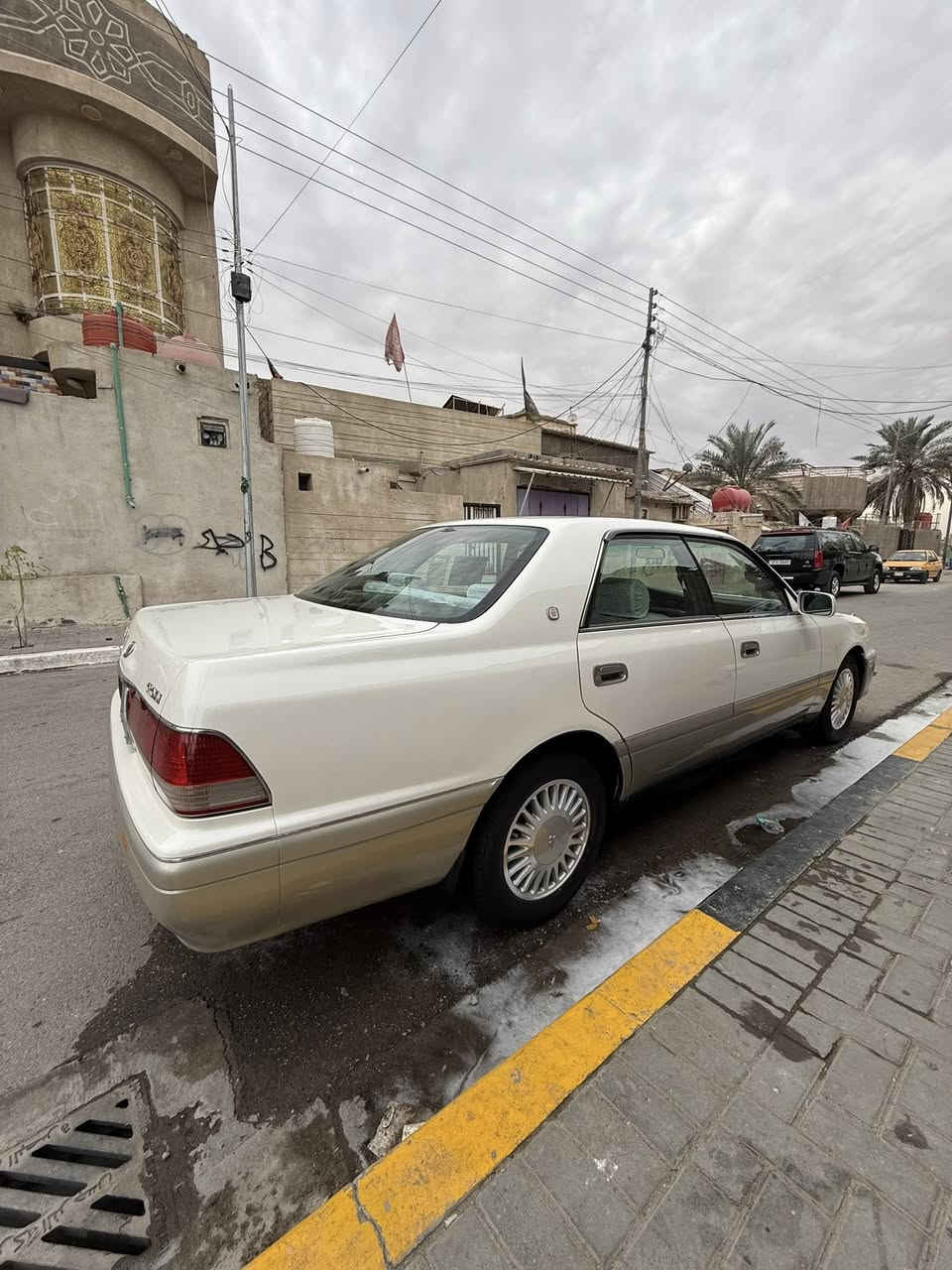 سلام عليكم  راس ثور  فلاات جاهزه عله اخير حبايه رقم بصره   مديل 96 سياره جاهزه مكينه حداديه تبريد  تخم تاير  دواخل أم عيون   شرط تحوير  بصره   كفاله نقل وكصه وضربه. وشرط خياس مابيه سياره جديده معنه كلمه  زيرو سياره مكينه  وكير كفاله    سعر 118 وبيه مجال قليل.  مكاني بصره   ***********
