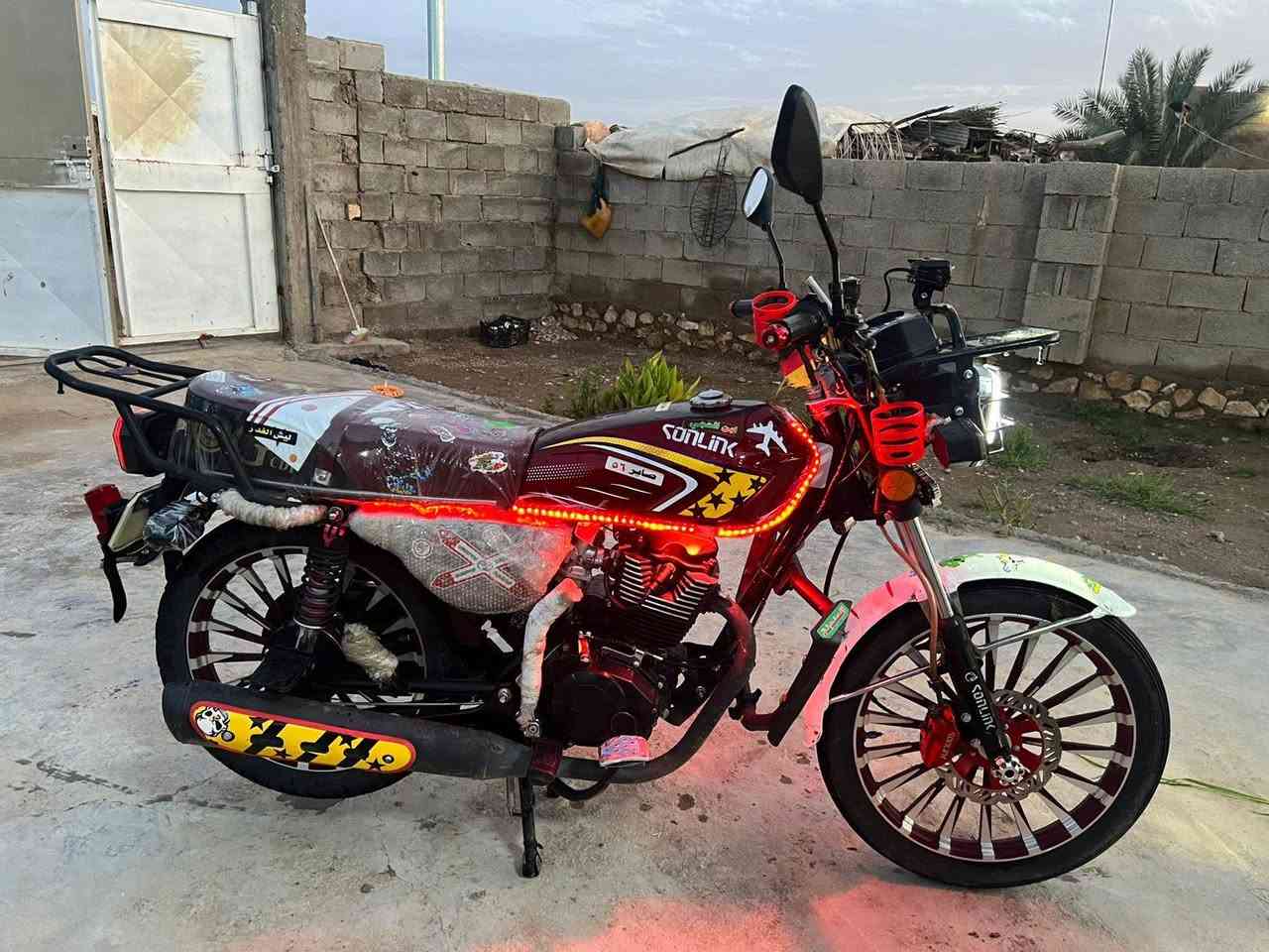 السلام عليكم
للبيع سولنك موديل 2024 الشكل 2025 محرك بلادي سبانه ممدوده عليه 
فولل كماليات 
السعر خاص،
الاستفسار ***********
