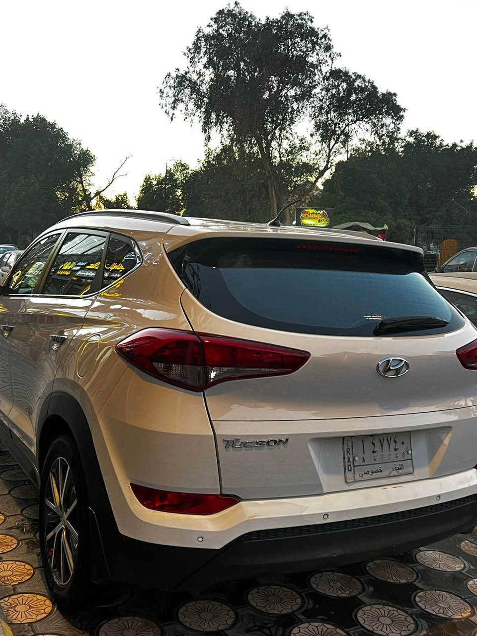 صلي على محمد
توسان للبيع جاهزه السياره كير مكينه حداديه تخم تاير من كلشي جاهزه 
موديل2016
ماشيه180
مكانين بارد بيه اسياره  وشكم رصعه بل قماره 
مكاني نجف  مداور ثاني يوم غير الي ذاكرلك ماكو 
سعر السياره 163وبيه مجال وخادم 
عنوان نجف‭0770 385 7570 النجف, العراق
