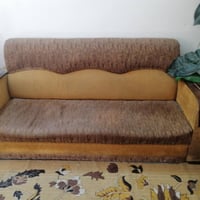 نص فخم • ٥ مقاعد • قابل تفاوض