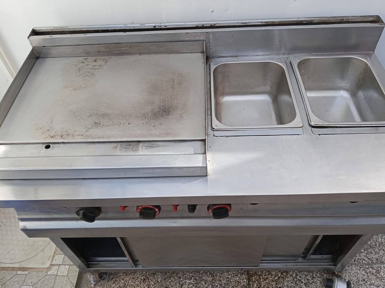 شواية بركر وقلاية حوضين كلها بقطعه وحده غازيه
قياسه 120*65 والارتفاع 90
سعره ب350
بغداد الاعظمية 
‏‪***********‬‏
