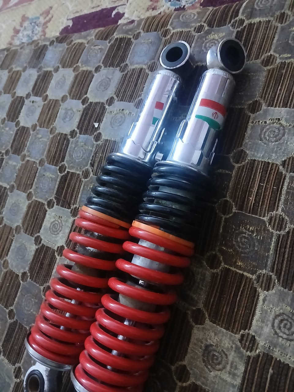 السلام عليكم غراض نامه للبيع سعرهن كلهن 35 غراض نضيفه ومال دراجه بلاد شراي خاص او اتصل ***********
