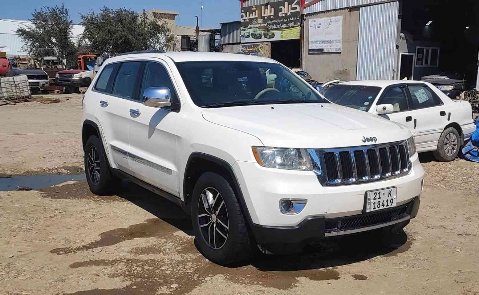 جيب لاريدو 2012
السعر 175 وبي مجال للبيع او مراوسة بيكم حسب القناعة
سيارة مكفولة من كلشي من حادث تبديل گصة عدا الي مأشر بالصورة بالخط الاسود بارد فقط كلش قليل
مكينة 6 سلندر 3600 
مكينة كير اكسل مكفولات 
صدر امامي خلفي جديد شرط 
تخم تاير نضيف
كهربائيات كلها شغالة تدفئة تبريد خير من الله 
رقم سليمانية جديد سنوية لل 30 ب اسمي تحويل او وكالة
مكان السيارة كركوك 
اتصال : ***********
