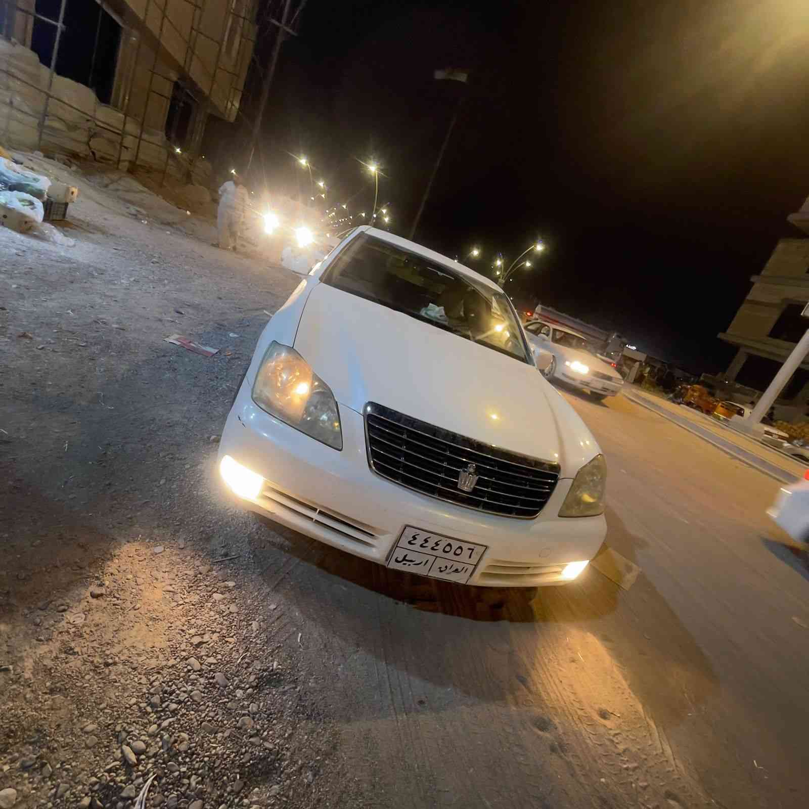 شاهينه ادوات ادوات 
كصتين
دواخل بيجي
تبريد شغال 
حداديه جيد جداً 
مشط لكزز
بصمه
لايتات زنون 
البدي بي ملاحظات بسيطه
موديل 2007 بصمه
للتواصل 
***********
