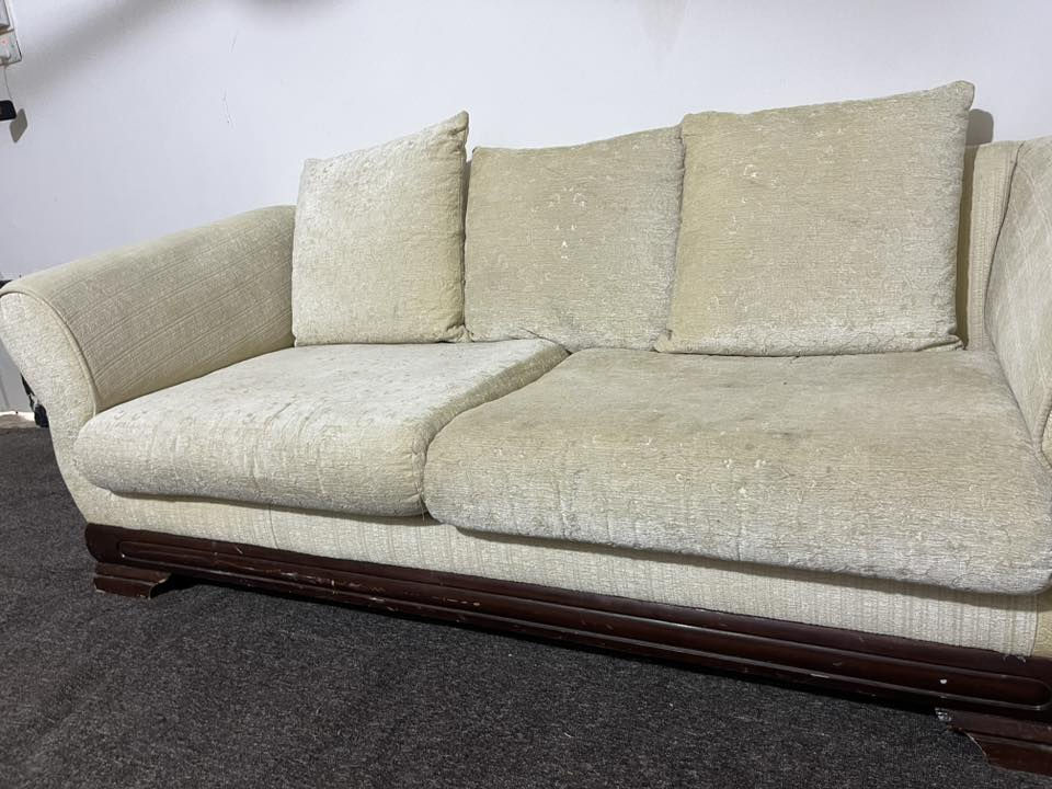 أغراض مستخدمه للبيع أسعار مناسبة التواصل على الواتساب ***********
