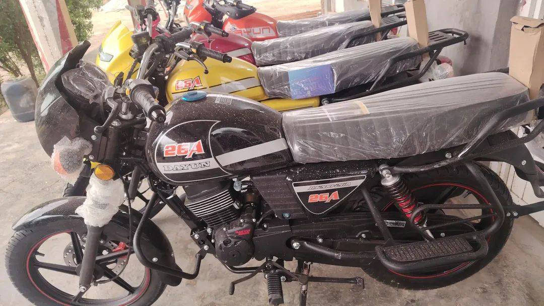 السلام عليكم يوجد دراجات ديوان اسعار مناسبه جبلي وكلاسك رقم بدون رقم كميه مفتوحه انتصل ودلل *********** موديل ٢٦ موديل ٢٥
