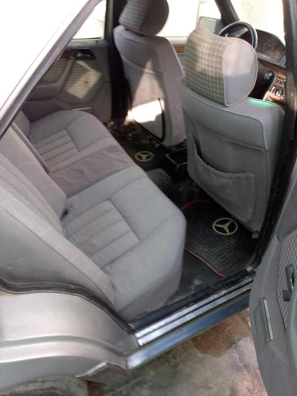 السلام عليكم مارسدس دب 300 محرك كير vvt3000 خير من الله تخم تايرات تبريد رقم انكليزي بأسمي تحويل ثاني يوم سعرها 58وبيها مجال ***********
