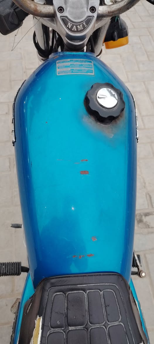 تانكي نامه لون أزرق كلشي مابيه +كشن فقط هذه الشك الي بلجلد للبيع عنواني شط العرب الجزيرة  الشراي يتفضل خاص وبخدمته وهذه الرقمي ***********
