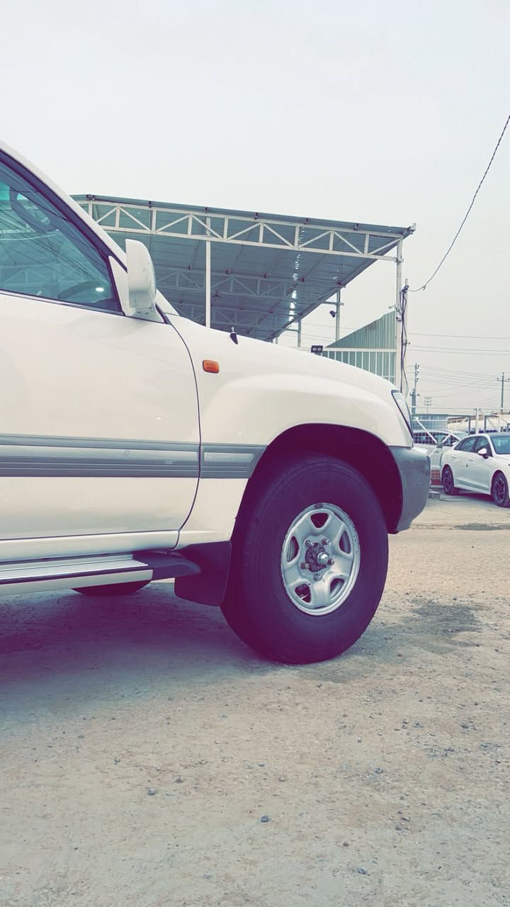 لاندكروز للبيع 2003 تبريد ثلاث قطع ثلجه فتحه ونش فول قطري اصل سياره جاهزه من كلشي رقم رابيل بسمي سنويه جديد ال 2030 وهاذ رقمي ‭0783 179 6385‬
سياره بيه صبغ بلجاملغ فقط والباقي كفاله بيع مرواس بيكم السعره 203 بيه مجال سياره كير عادي 🦅🦅
