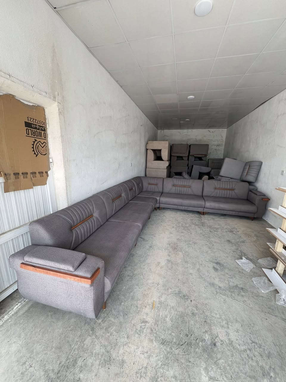 تاقم L ١٠  نەفەری تازەیە دەستی دوو نیە
تەنها لە مەخزەن دانراوە کامل مەوادی ئەسڵیە نرخی ٥٨٠  هەزارو کەمێ مەحامەلە

لە جوارقورنەیە. ***********
