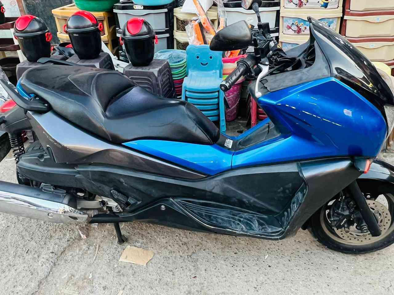 سلام عليكم
دراجه هونده فاز البيع كفاله عامه دراجه خير من الله جيب فيتر وتعال افحص الصبح ماشيه32اوراق كامله رقم الاتصال***********متواجد وتساب محمد الخويلدي
