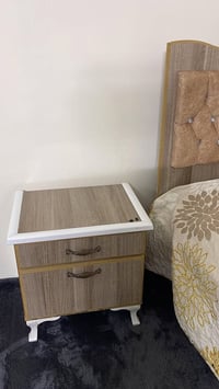 سرير نفر واحد • ميز تلفزيون