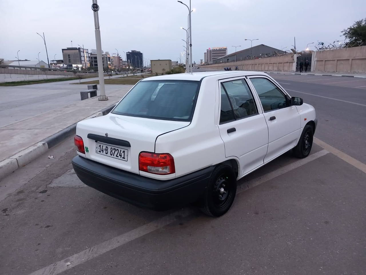 السلام عليكم سايبه موديل ٢٤ كفاله عامه جديده كلش تحويل مباشر مكان السياره بصره انه مكلف بالنشر الله شاهد سعر ٦٩ وبيهه مجال بسيط ***********
