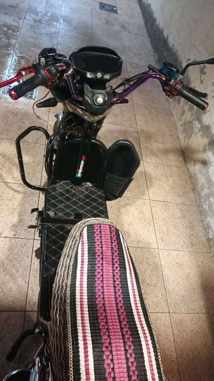 سلام عليكم ماطور شحن للبيع بطاريات نص عمر السعر 275وهذا كدامكم مكاني جولان قرب مدرسه الخليج رقمي ***********
