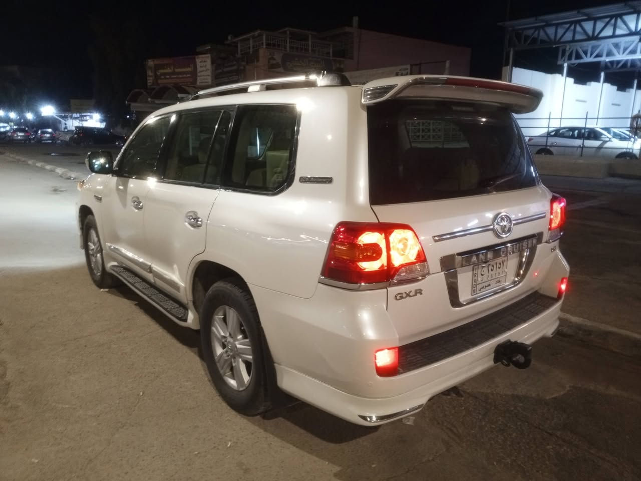 السلام عليكم 
لاندكروز 2010 كفاله عامه رقم بغداد مكينه زيرو جاهزه سياره سونار وياها 
مكينه ٦ السعر 305وبيها مجاا لشراي يرهم مراوس بيكم رقم شمالي او بغداد 
عنواني الانبار قضاء هيت
جاهزه متصرف عليها شي 
***********
