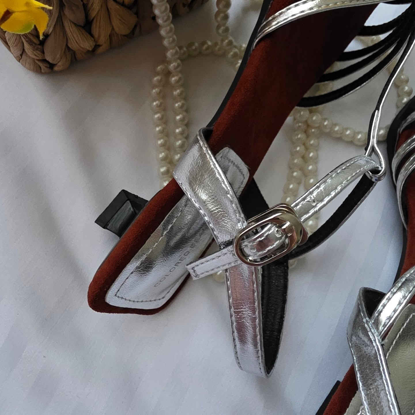 ☀️نتلي ستور☀️
ارتفاع الكعب3سم(فضي-ذهبي) 
☀️قياسات(37-38-39)قوالب مضبوطه
☀️السعر28
☀️يوجد توصيل لجميع المحافطات5000


**إذا كنت صاحب هذا الإعلان وتريد حذفه لأي سبب، رجاءا أرسل رسالة إلى الدعم الفني**