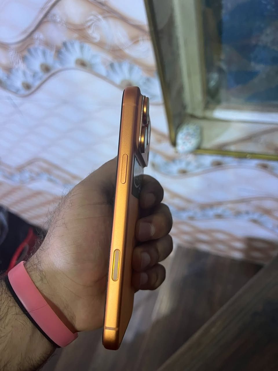 سلام عليكم السعر 1800 ايفون  17 برو ماكس ذاكره 256 بطاريه 100 مشحون 86 مكاني بياع رقمي ***********
