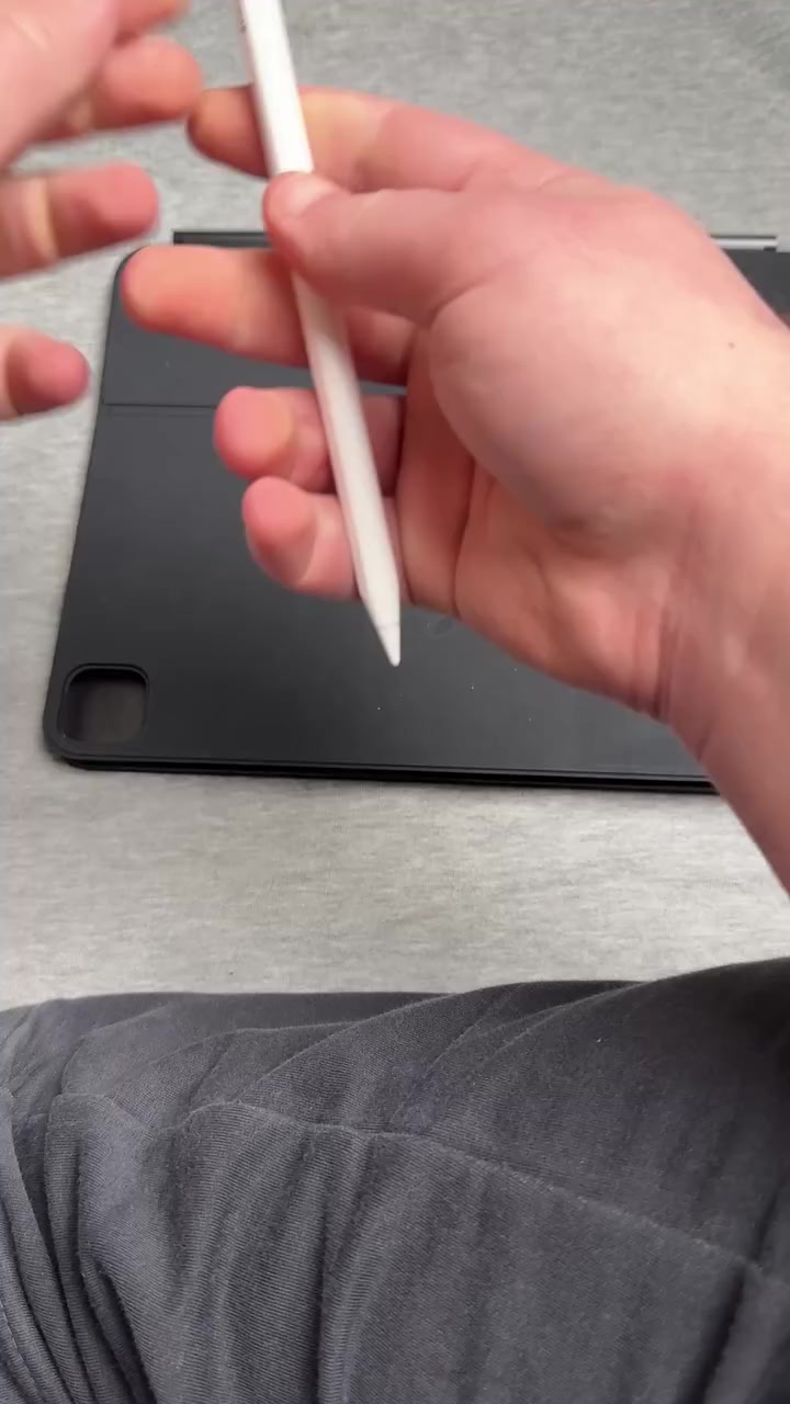 APPLE Pencil USB-C 69الف 

APPLE Magic Keyboard
iPad Pro 13‑inch (M5\M4)
 سعره الرسمي 500 الف 
انا ابيعه ب 249الف

الكفر المغانطيسي 
ب 49الف


**إذا كنت صاحب هذا الإعلان وتريد حذفه لأي سبب، رجاءا أرسل رسالة إلى الدعم الفني**