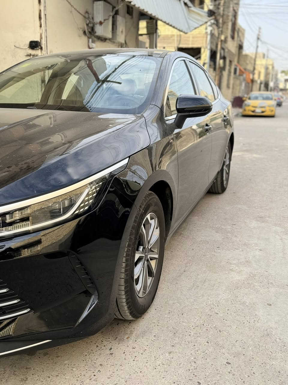 السلام عليكم

بي واي دي دستروير 2025 زيروووو

مواصفاتها:

- شاشة دوّارة  
-  6 مكبرات صوت 
- حساسات وكاميرا خلفية 
– مثبت سرعة 
– مقاعد جلد ابيض رياضي 
-كير ماوس 
-اوتو ستوب
-حساس خلفي 
-كاميرا خلفية دوارة 
-اوتو هولد AUTO HOLD 
-هند بريك بصمه 
-تشغيل السياره بصمه ويا
 كارت ذكي
-لايت زينون 
-لد نهاري LED
-بك لايتLED
-3انضمة للقيادة 
-مانع تزحلق
-مثبت سرعه  Cruise 
-تشغيل عن بعد 
-شاشة ذكية تدعم جميع البرامج

حبايب السيارة جدا جديدة بعدها بوضع الوكالة الزيرو  بغداد 
 الاتصال: ***********عنوان بغداد الأمين
