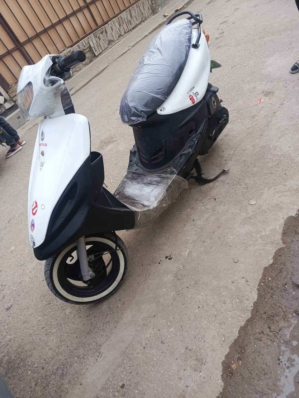 سلام عليكم دراجه ماكس قجمه شلعه ومعدل وكهربائياتها شغاله  وسلف شغال وهندࢪ شغال دراجه خيࢪ من الله بس بيها خيط تبخيࢪ خفيف عاࢪضها250وبيها مجال بسيط ࢪقمي***********متواجد واتساب ومازنجࢪ
