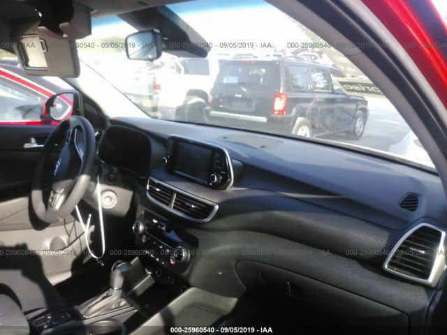 السلام عليكم
توسان وارد امريكي 

موديل 19 

محرك2000

المواصفات 

مانع انزلاق

تثبيت سرعة

شاشة 

كامرة خلفية

تخم تاير جديد

هزة جديدة 

كلشي موضح بل الصورة

السيارة اي نقص مابيها

السيارة كلش نظيفة 

مكان السيارة بغداد

السعر   160

الرقم ‭٠٧٧١ ٥١٨ ٠٩٣٩‬
