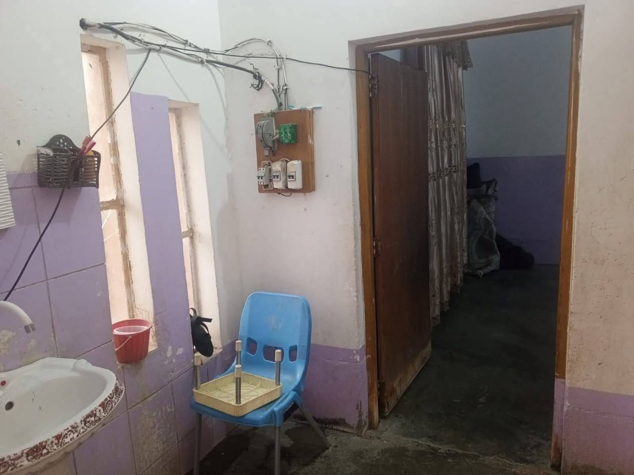 بسم الله الرحمن الرحيم
السلام عليكم ورحمة الله وبركاته
يعلن مكتب علي الصميدعي للاستثمار العقاري
عن توفر دار للبيع #طابو_صرف المساحة ٢٠٠ متر مربع الموقع حي الشهداء نهاية السايدين الفرع على اليمين البناء طابق واحد يحتوي على كراج سيارة واسقبال ٦ *٤ ومطبخ ٤ *٤ وهول ٤ *٤ ومجمع درج وغرفتين نوم مساحة كل غرفة ٥* ٤ البناء عادي بدون مواصفات عرض الفرع ١٢ متر ٠٠٠ #السعر_المطلوب(١١٠ مليون قابل للتفاوض) للاستفسار عن باقي التفاصيل الاتصال على الارقام التالية او مراسلة الصفحة :
📞 ***********    متوفر واتس اب
📞 ***********    متوفر واتس اب
او زيارة مكتب علي الصميدعي للعقار الكان في ديالى ٠ جلولاء ٠ حي الشهداء ٠ مقابل اتحاد شباب جلولاء ٠ ودائرة التقاعد ٠
