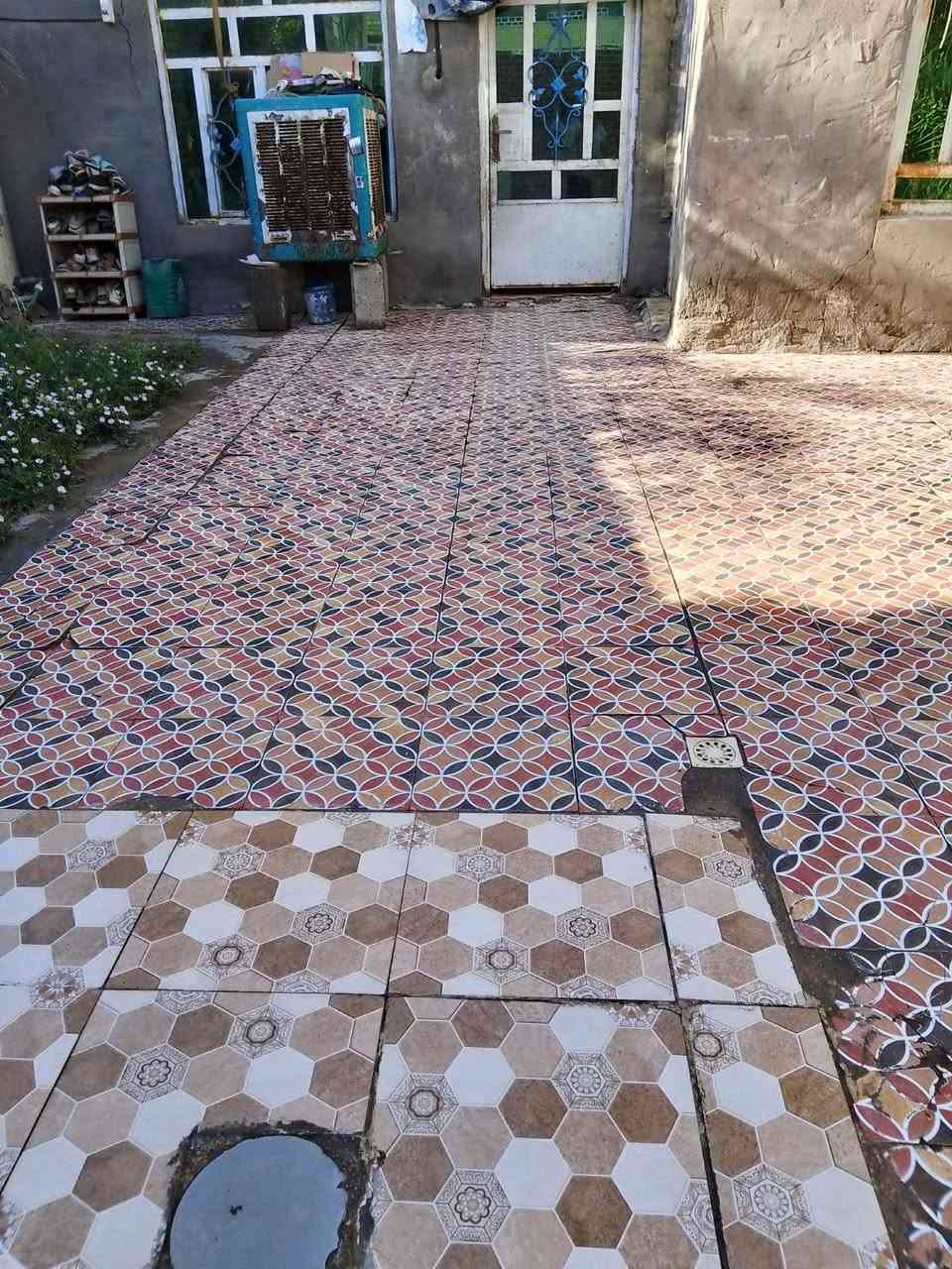 بيت للبيع منطقة الدروع قرب شركة السيراميك جنةمساحة١٧٠م الرحمن للاستفسار /***********
