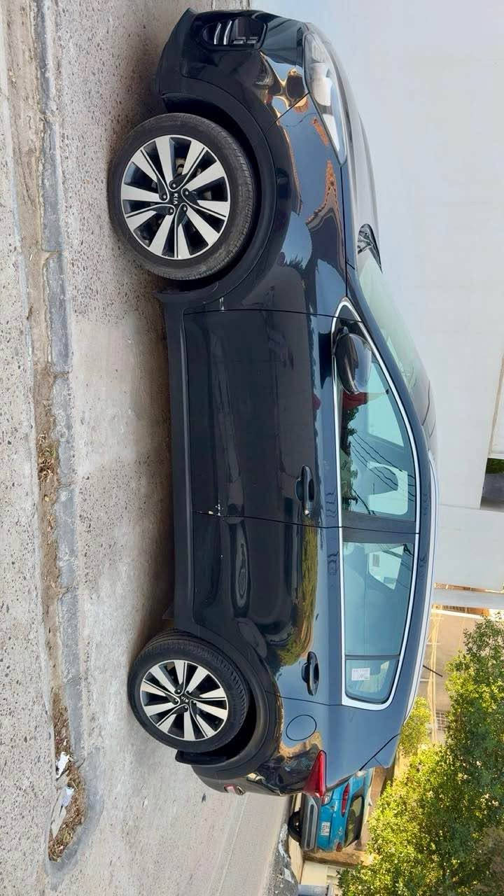 كيا سبورتج خليجي موديل ٢٠١٨
حاله السياره :بدون حادث بيها صبغ من جهه باب السائق شي بسيط مثل ما موضح بالصور 
اللون :اسود
الداخل: مخمل وعمل ابيض
عداد الكيلومتر :كيلو١٢٤،٠٠٠
رقم اربيل تحويل ثاني يوم
مكان السياره بغداد 
المواصفات سلايد رووف
المري شفط
كامرا خلفيه
تحكم قياده
حاله الكير والمكينه والتبريد جيده جدا
تخم تاير جديد
تبديل دهن جديد

السعر ١٧٥ 

 التواصل 
*********** بغداد, العراق
