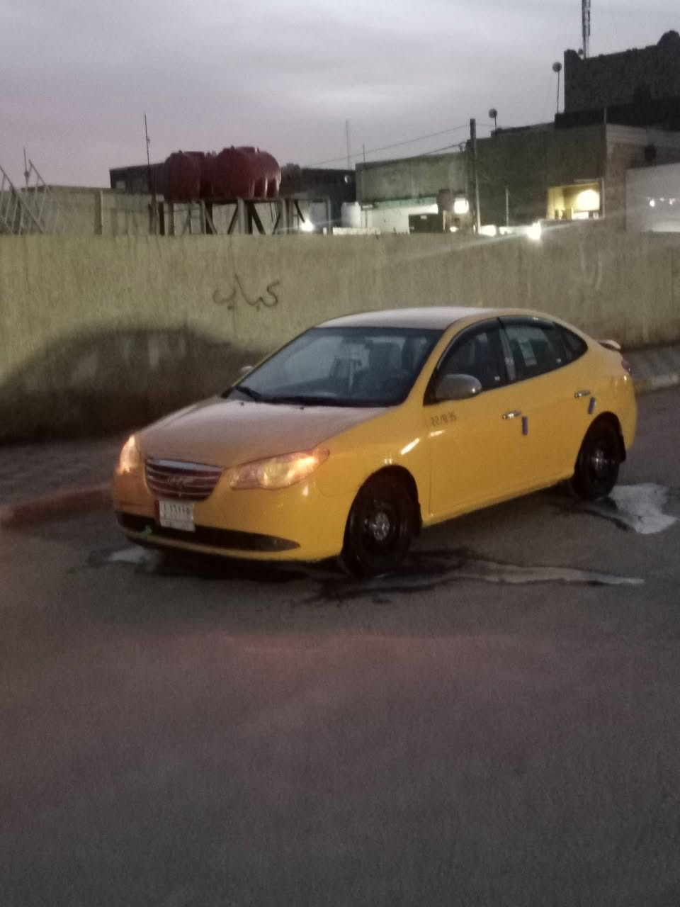 السلام عليكم 
للنتره صابونه موديل 2010 سياره نضيفه كلش 
وارد امريكي ليبل واحد مكفوله من ضربه ومن كصه رقم انبار مصفره هيئه وغرامات كل جديد بيها لايت عالي ناصي تبريدها عوزه غاز سياره نضيفه بمعنه كلامه مكينه 2000 سياره بلاديه ما ملعوب بيها كشنات بلاديه من امريكه شرط 
مكان سياره الدوانيه راعيها بل انبار 
السعر 90وبيها مجال لشرايي 
***********
