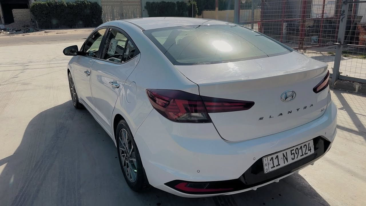 النترا  2020 ( خـليـجـي )
فول مواصفات بصمة سلايد فتخة سقف
 شاشة كبيرة لمس كاميرا حاسه 
ولسونار مرفق ويه الصور

محرك كير واير بشرط مامفتوح 
سيارة حيل نظيفة كلشي عل بلاد جديد 
سنوية هزة كلشي جديد مدفوع لـ
باسمي السنوية بشرط تحويل وغرامـة
سيارة مابيـها دينار مصرف كامل من كل نواحي
رقم  ***********
