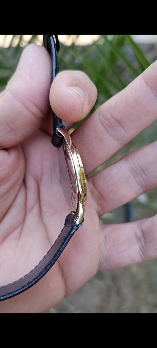 قشطة من جي فريزورد
صناعة فرنسية و ماكنة سويسري 
نصب تكويك انتاج السبعينات 
32 ملم كلاسك رسمي 
بلاك ديل مينا اسود زيرو
دكمة زافير
سير جلد طبيعي مستبدل
نظافة ممتازة جدا 
السعر 90 الف


**إذا كنت صاحب هذا الإعلان وتريد حذفه لأي سبب، رجاءا أرسل رسالة إلى الدعم الفني**