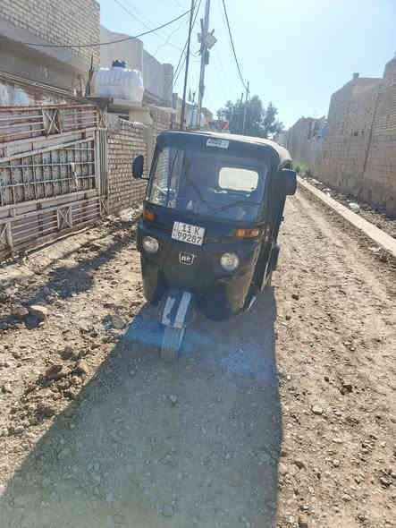 تكتك موديل عشرين لا ضربه ولا صبغ تكتك حلوه بس بوشه وبستم فقط محركه كلش حلوه تخم تاير جديد العنوان بغداد نهيت حيور سبع قصور *********** السعر 5900 أبيه مجال شي قليل
