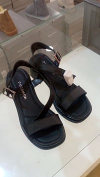 حذاء نسائي • مقاس ٣٦ • توصيل الموصل