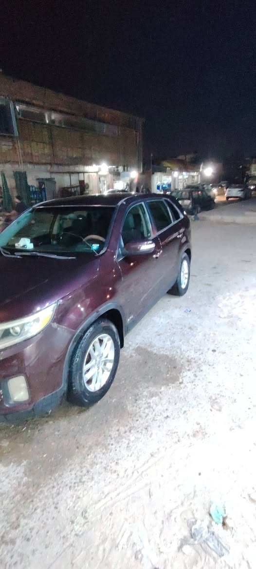 سورنتو أمريكي ٢٤٠٠ GDi بأسمي رقم دولي ناصريه حادثه بالبنيد من جهة السائق معمر بدون دواخل جاهزه من كلشي السعر ١٤٠ وبيها مجال المكان ناصريه تضحيه ***********
