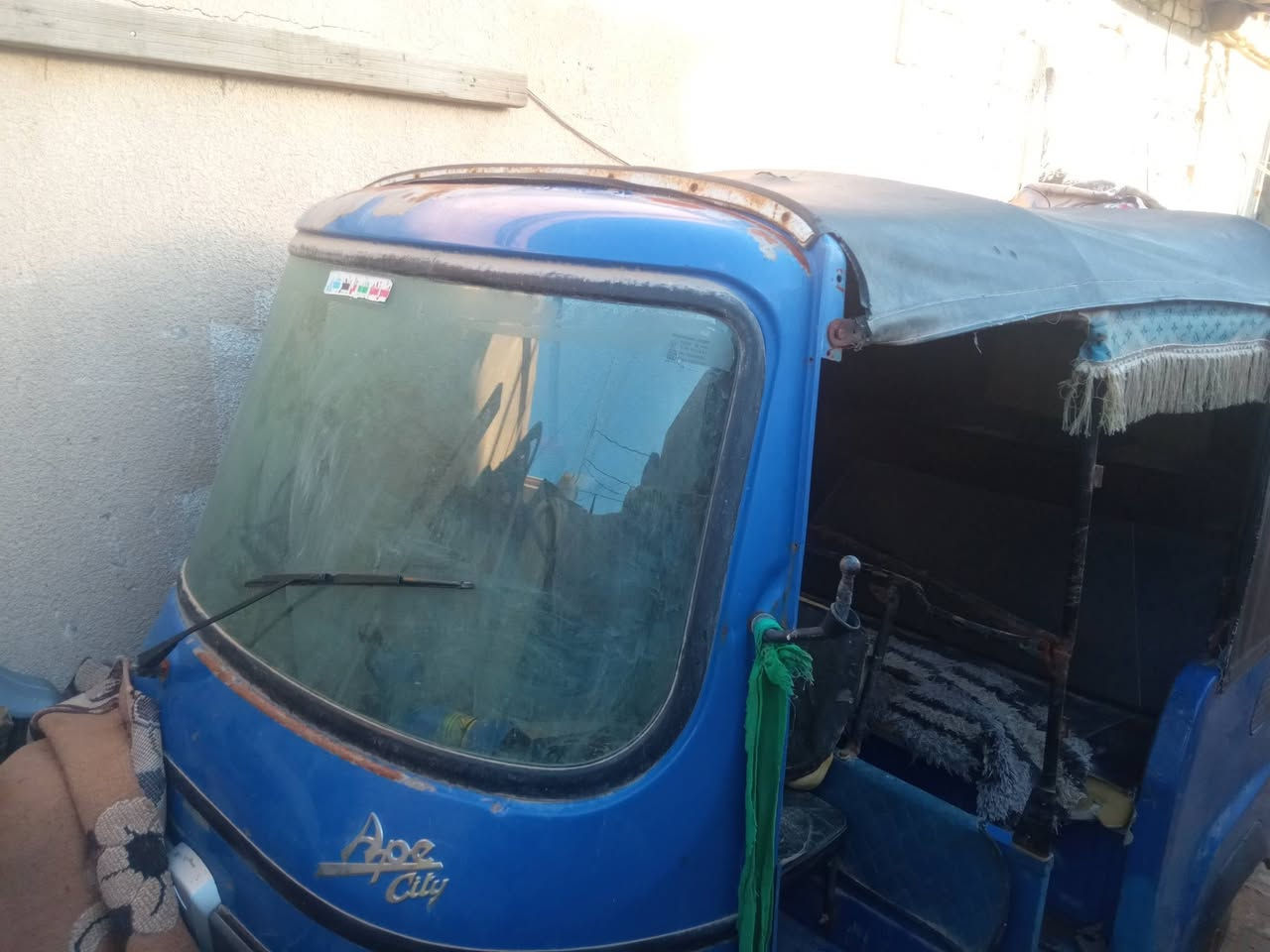 تكتك للبيع اوراق مديل 17 طافي ميشتغل والسعر مناسب التصال بل رقم ***********
