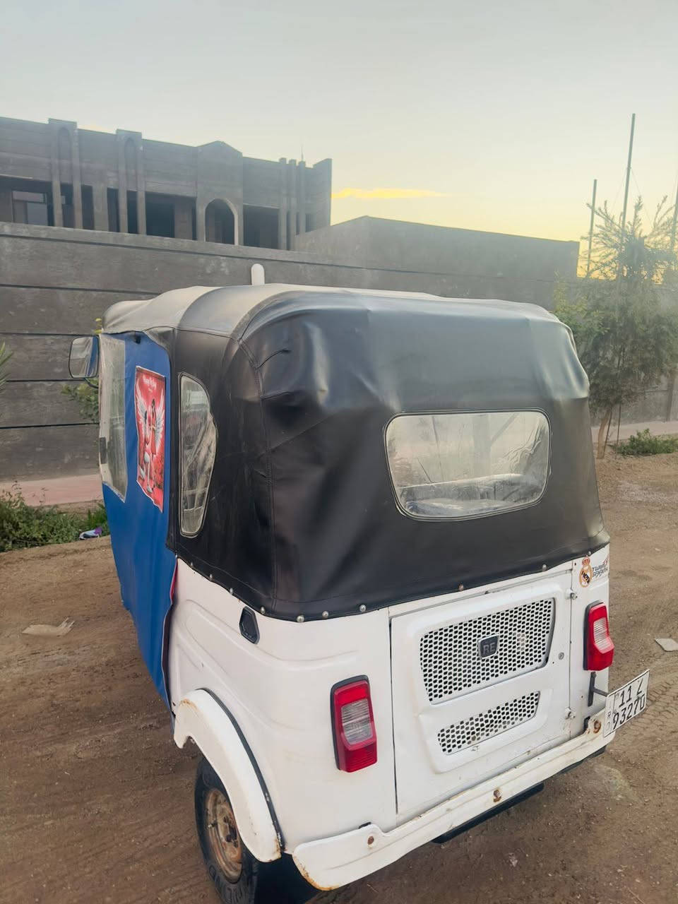 تكتك للبيع 21
رقم بغداد بسمي 
مكاني بغداد سبع اقصور 
سعره 7  وميتين
وبيه مجال 
***********
