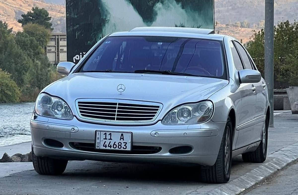 من رخصت الادمن المحترم مارسيدس غواصه500 جديدة موديل  2001
هزه وسنويه ورقم جديد بغداد
مكفولة من الضربه
بيه صبغ قطعتين كلير بدون أي ضرر
فول موصفات للأخير
مكينه وكير حداديه كهربائيات وغرفه كلها شرط
السعر ١٣٥  قفل
أو مراوس بااقل
***********
الخاص مفتوح
