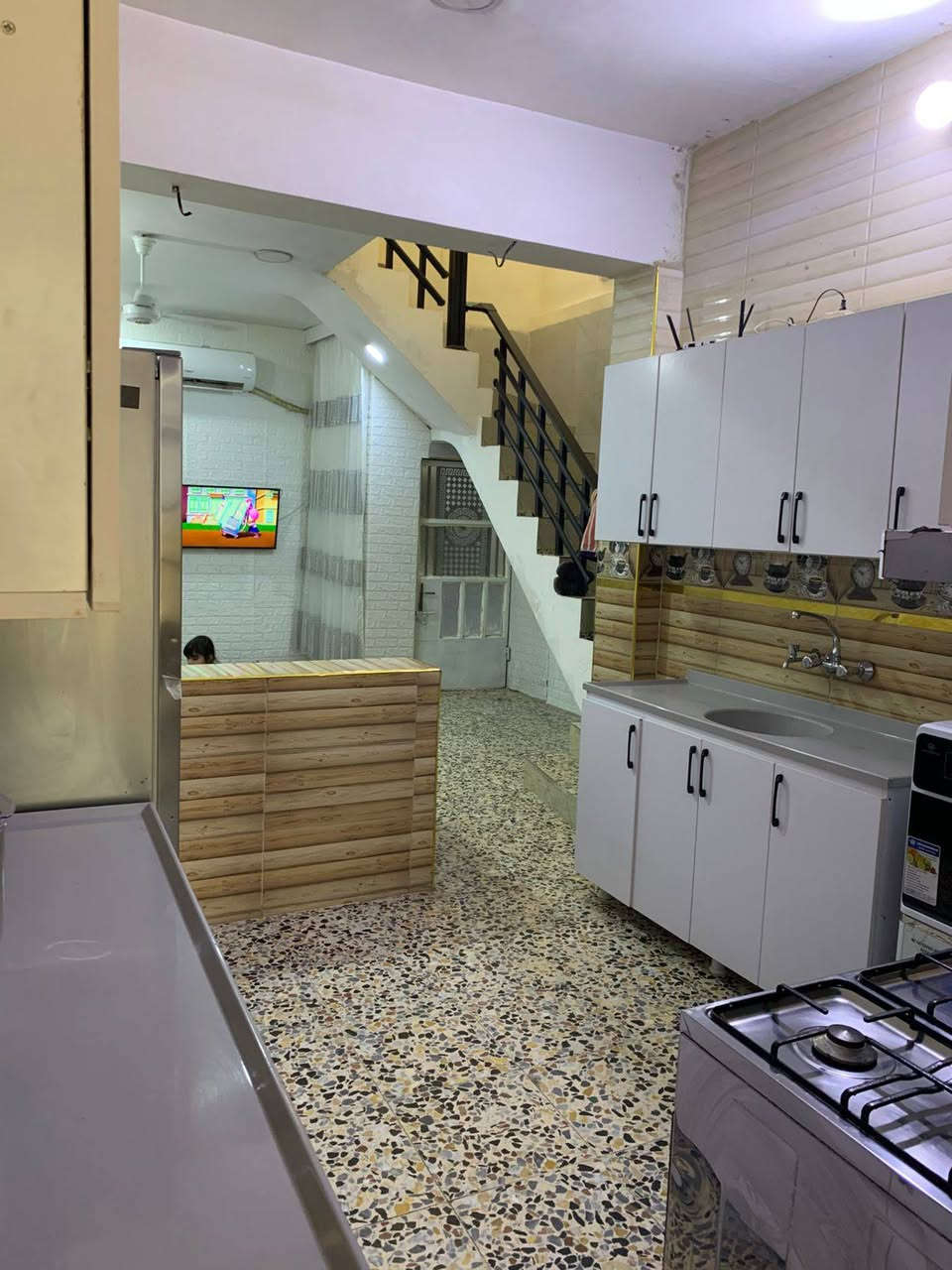 مساء الخير... 
بيت مساحة( 100م)  واجهة (5م)  ونزال(20م) 
بناء جديد2022
2 غرف نوم و2صالة واستقبال وصحيات شرقي وغربي عدد2 الاسطح زفت وشتايگر.كامل من كلشي حتى الواجهية  ملبوخة ومنثورة البيت مبيه نقص نهائيا حتى المناور سيراميك  الطابق الثاني بلوك
العنوان.. 
حي الكوفة بعد فرعين من محطة ماء الهدى قرب الملعب الجديد  الفرع  الي  بعد  حسينية  الحسن  المجتبى 

للاستفسار ***********
