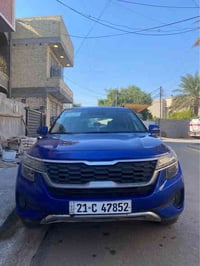 عندي كيا سليتوس للبيع موديل 2022 سيارة جديدة ماشية 30 الف فقط حادث بني...