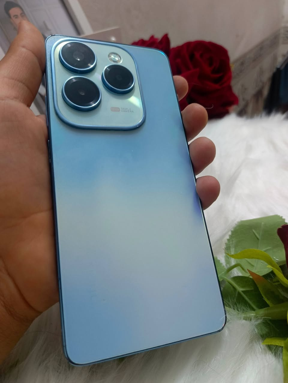 🔥🔥 للبيع Infinix Hot 40 Pro (نسخة خاصة) فيروزي.. أخو الجديد وبسعر قفل! 🔥🔥
الجهاز نظيف جداً بوضع الشركة (شخط ما بيه)، بلونه الفيروزي المميز، ومكفول كفالة عامة وشرط الفحص.
⚠️ ملاحظة: البيع للجهاز فقط (بدون ملحقات).
⚙️ المواصفات:
💾 الذاكرة والرام: 256 جيجا / 16 جيجا رام (طيارة بالألعاب).
📸 الكاميرا: 108 ميجابكسل تصوير دقة عالية.
🔋 البطارية: 5000 ملي أمبير + شحن سريع 33 واط.
📱 الشاشة: 120 هيرتز سلاسة فول.
💰 السعر: 149 ألف (والتوصيل مجاني لكل العراق).
📍 المكان: ذي قار - قضاء النصر.
📞 للتواصل: راسلني خاص أو اتصل: ***********
