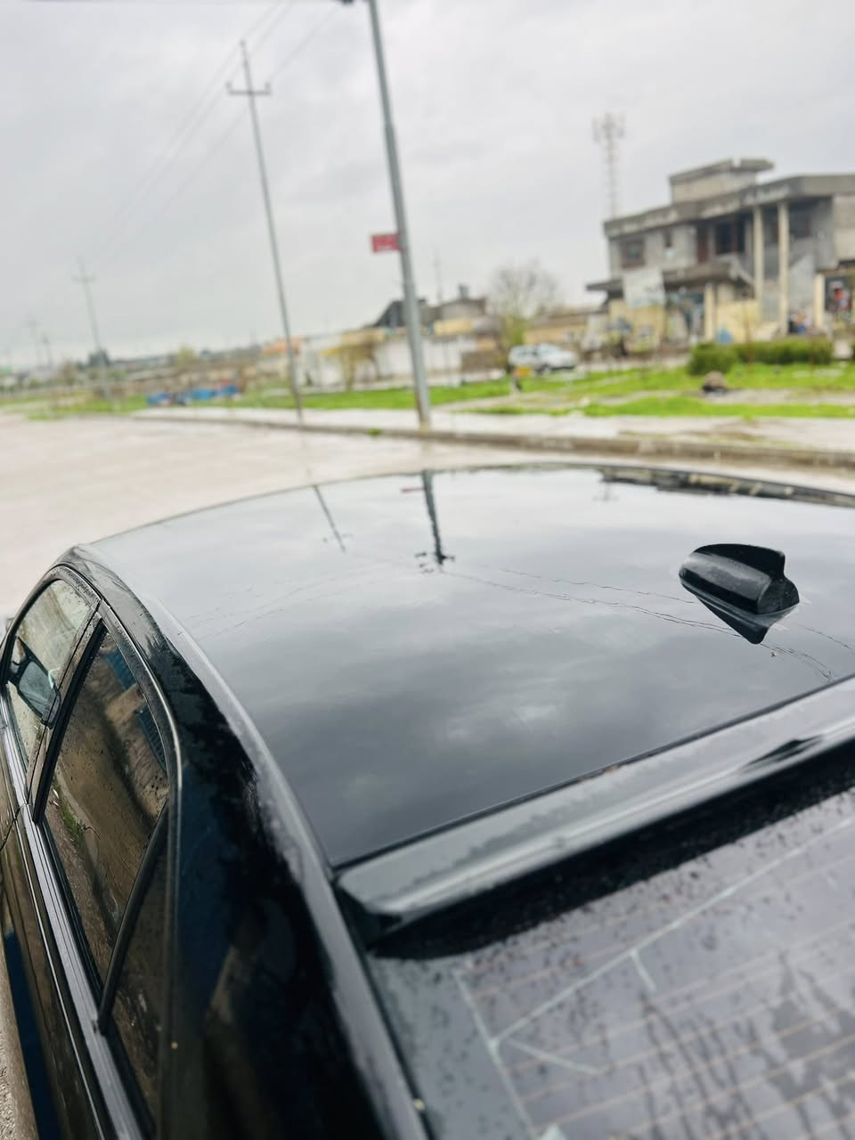 بسم اللە 
    ئؤباما.  بڕاوە  بڕاوە
بیلاد 2017  کامل کراوە بە S  رە نگی ڕە شی قە تران   بە س بانؤڕاما نییە  تە نها ٣ بارجە بؤیاخی ئە وروبا ی هە  سه یارە ی مالە و زؤر جوان و بئ مە سرە ف گئڕ مە کینە تە برید سارد و گە رم تە قە وو رە قە هه مووی بە شە رتی ١٠ فیتە ر. نوقستانی هیج هیج نییە سعری 84 و مجالی برایانە لە هه لە بجە ی شە هیدم.  *********** واتس ئە ب و فایبە ر
