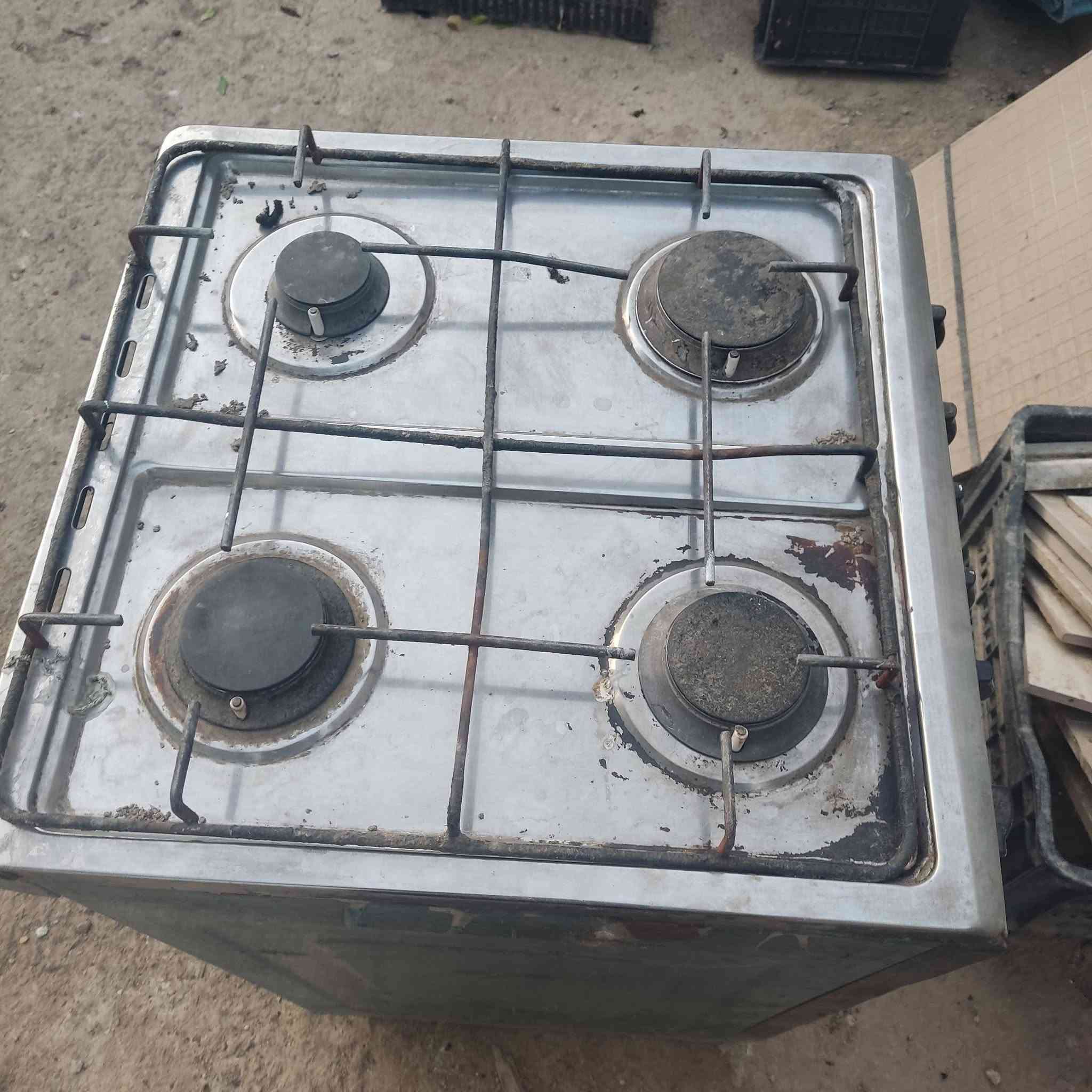 طباخ نص عمر شغال شوفت عينك لسعر 50  وبي مجال 
مكاني ميمونة..هاتف 
‏‪***********‬‏
