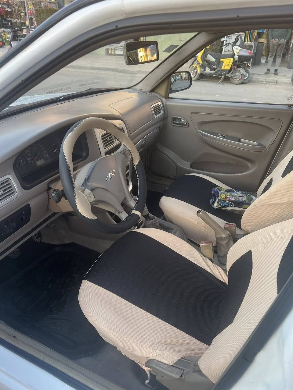 السلام عليكم
شيري كوين 2010

مكفوله بدون صبغ 

بيها طعجه بالجاملغ الأمامي عكس السايق وعايفها مامبينه

السياره كير عادي مكينه خير من الله 

ماشيه 167 الف

تخم تاير جديد 

صدر جديد 

السياره جاهـزه 

مكاني علي الصالح مقابيل مرور الطوبجي 

السعر 38 

***********
