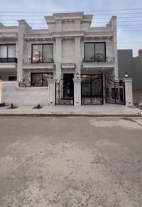 32 بارك • ٢٠٠م • ٤ غرف سويت