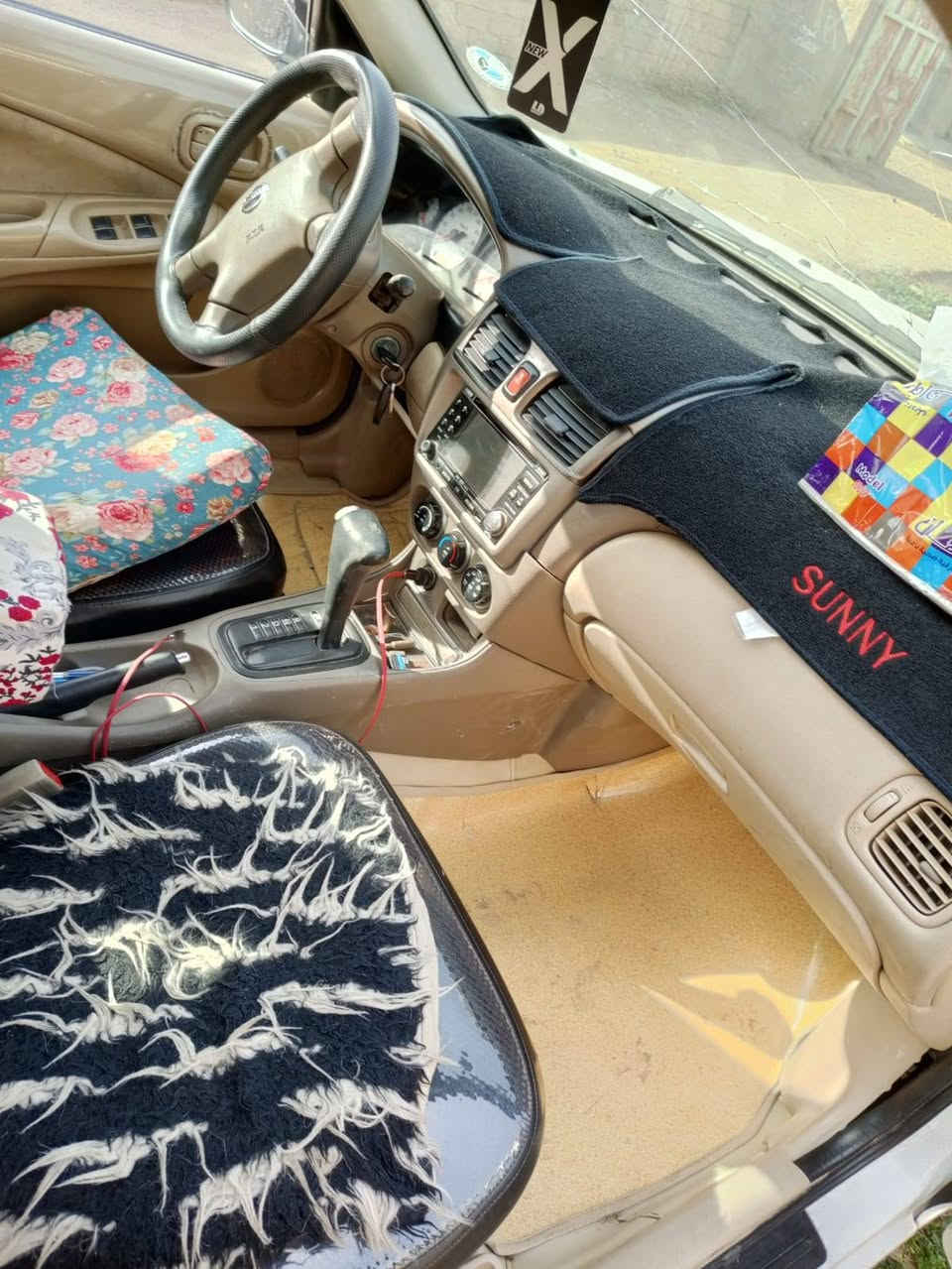 للبيع نيسان سني ٢٠١٠ محرك ١٦٠٠ قبق اسود اوتوماتيك رقم بغداد انكليزي تدفئة وتبريد صدر جديد بيها فقط جاملغ امامي ودعاميات مصبوغة السعر ١١٥ ورقة 
***********
