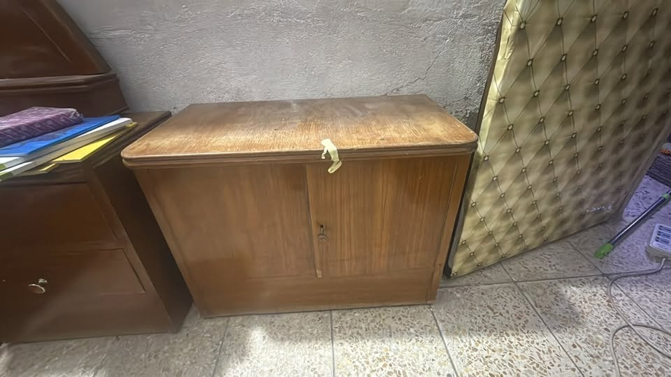 غرفه نوم عراقيه نظيفه وسعر مناسب  واتساب ***********

